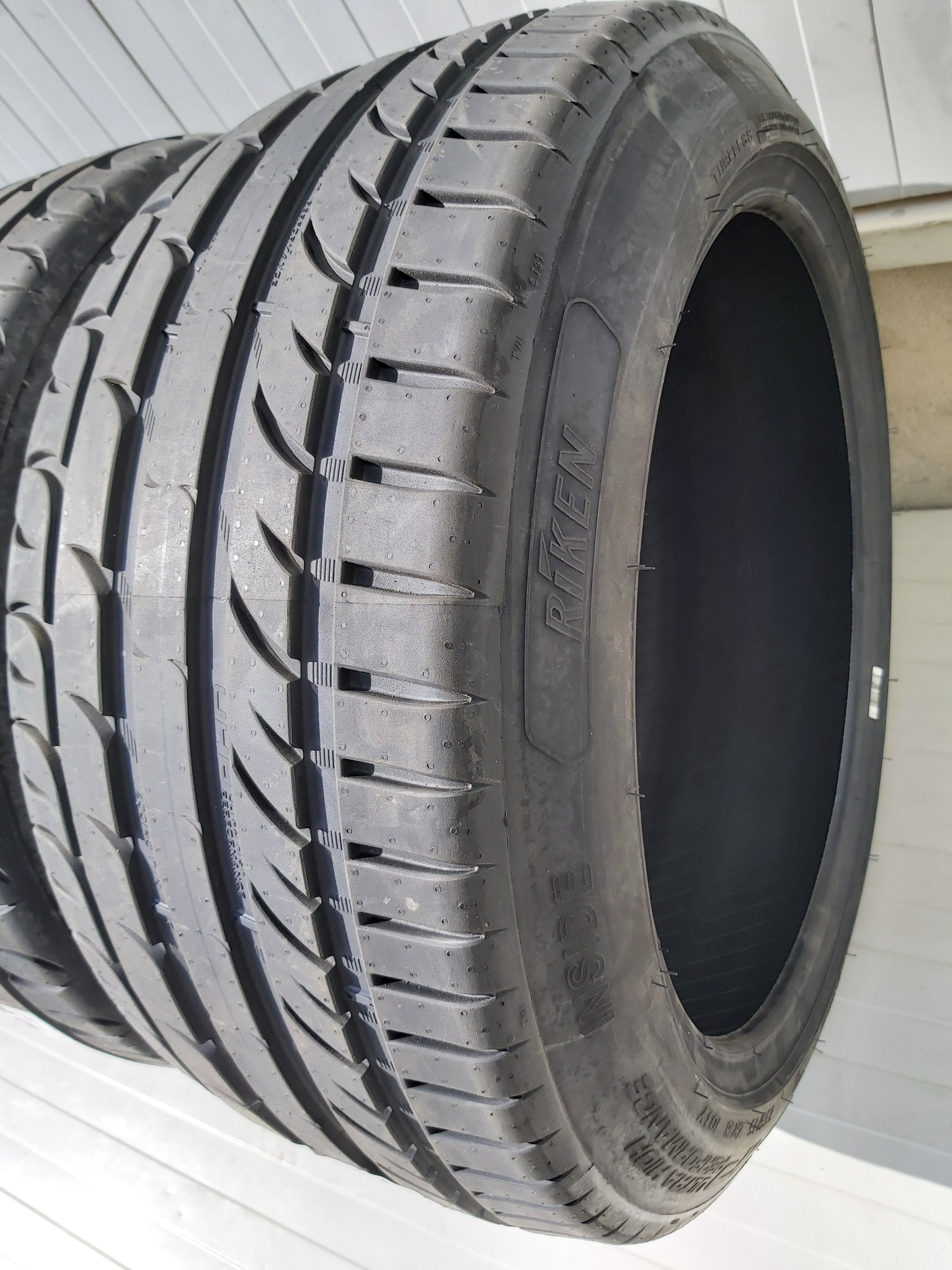 255/45 R18, 103Y, RIKEN (by Michelin) UHP XL , Anvelope de vara