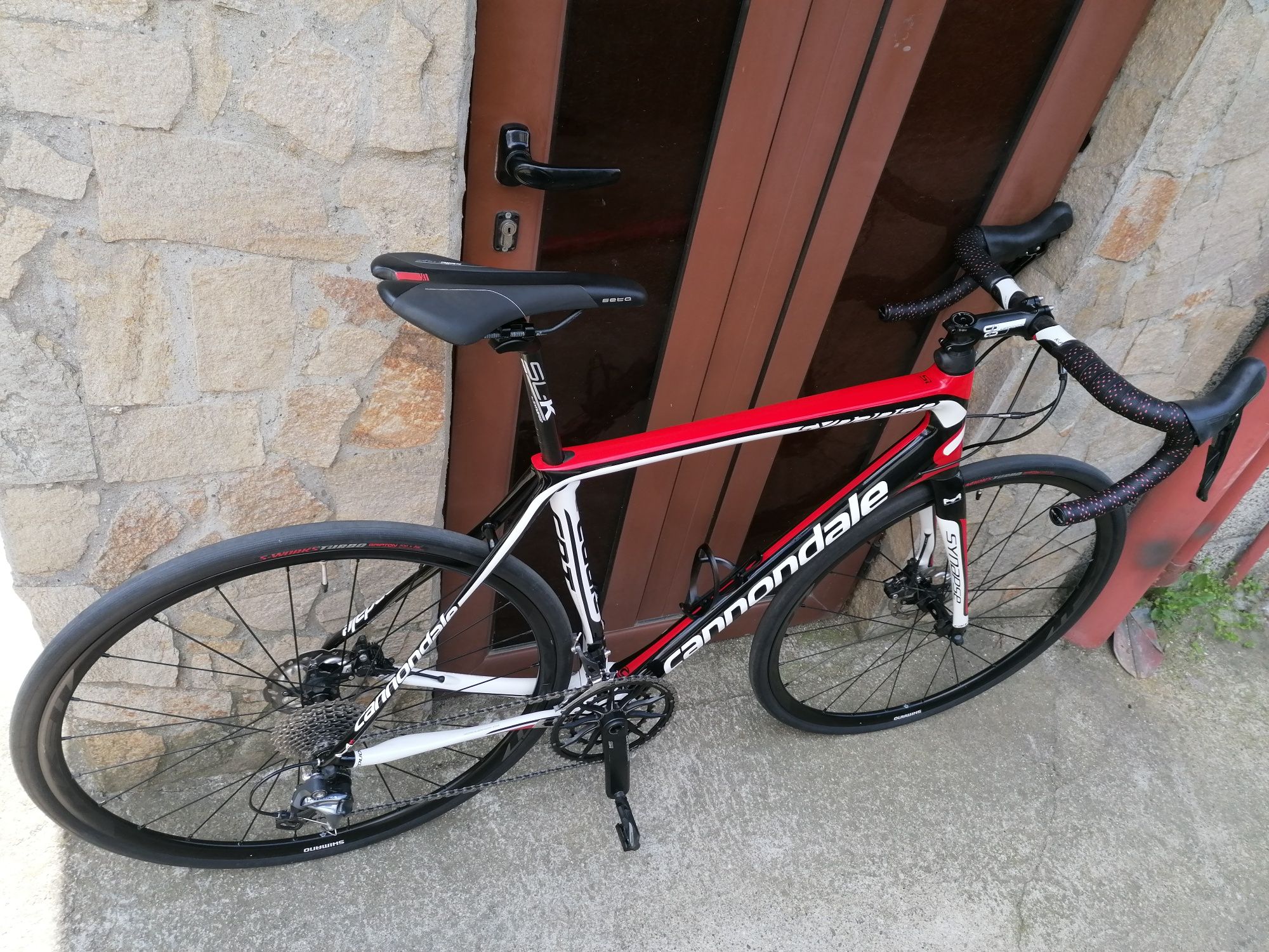 Шосеен Cannondale  Carbon  8,1 кг. Shimano Ultegra 2*11, хидравлика