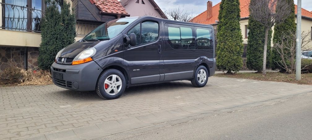 Renault Trafic 2.5 dci, 9 locuri clima