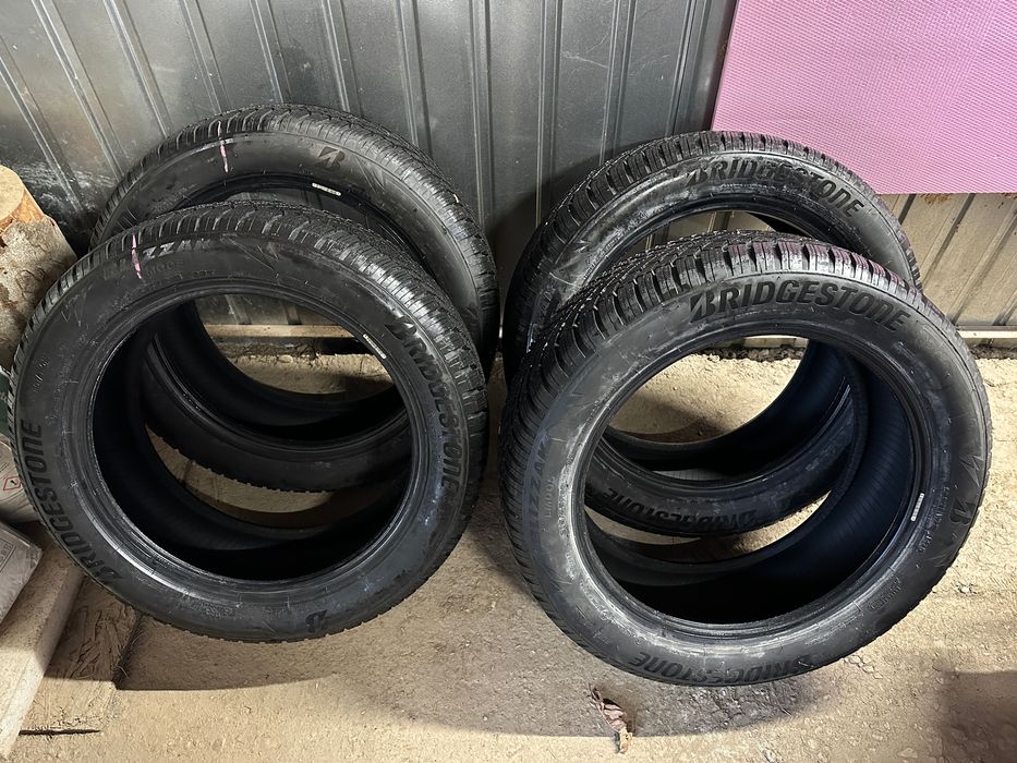 Anvelope iarna noi Bridgestone 215/55 R18 Blizzak LM005 99V XL