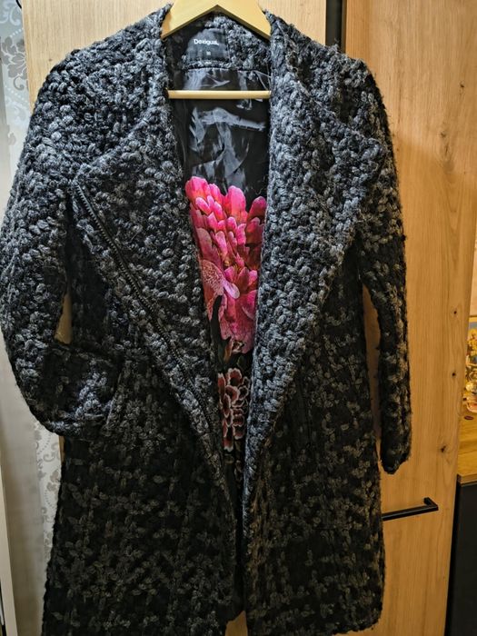 Дамско палто ,,Desigual"