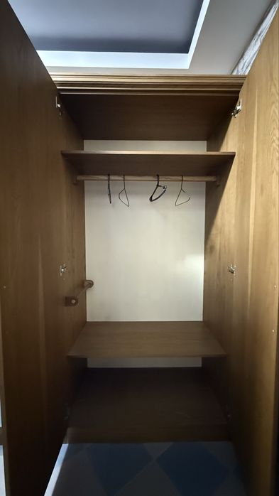 Шкаф в прихожую большой