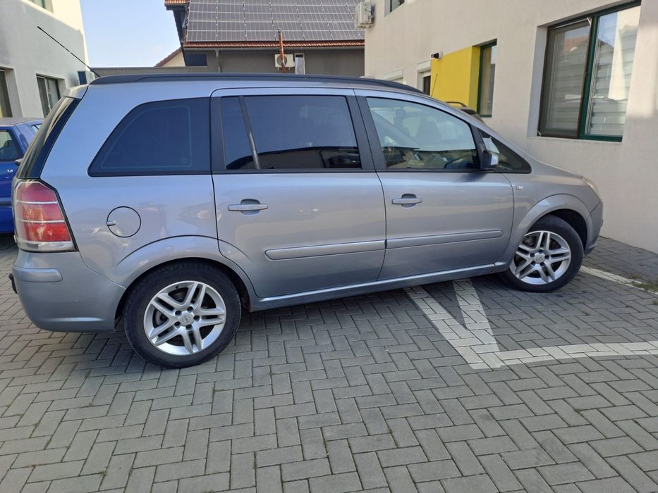 Opel Zafira an 2006, motor 1.9 diesel, inmatriculata