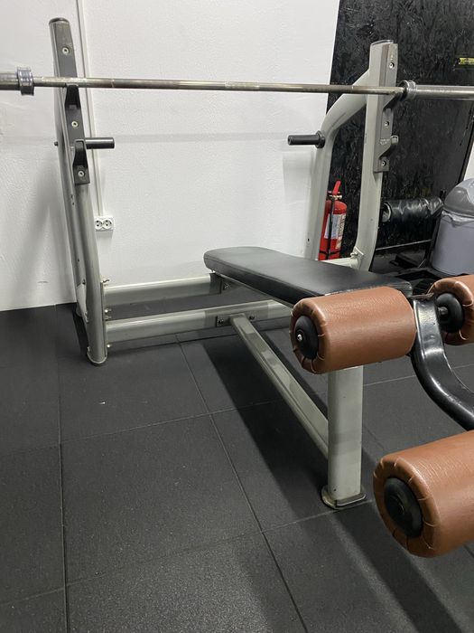 Banca declinata de piept