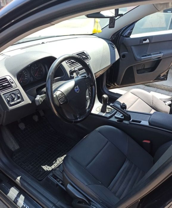 Vând Volvo v50 Intretinut
