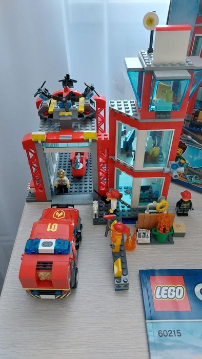 Lego City 60215 Statia de pompieri
