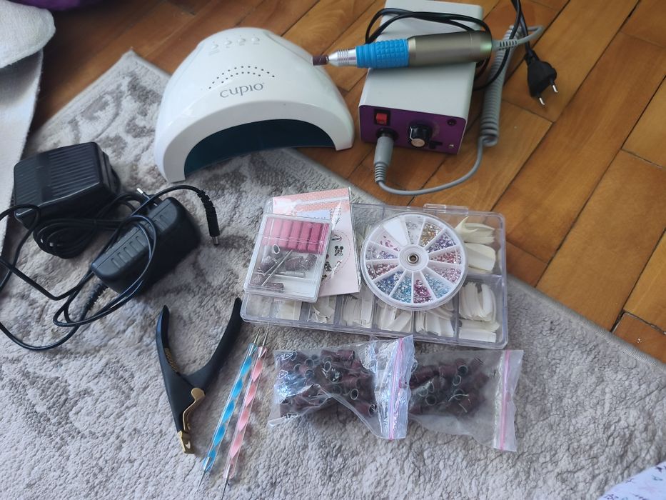 Set manichiura aproape nou