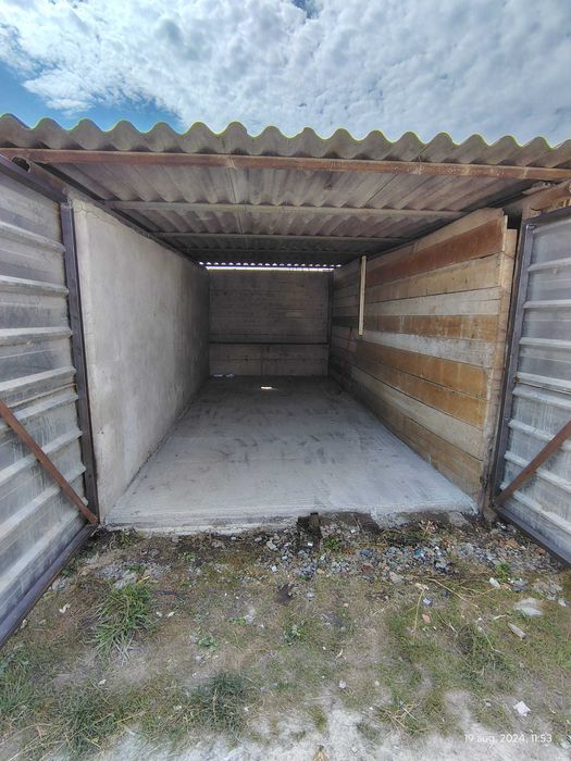 Dau in chirie garaj din beton 18 mp zona Emerson