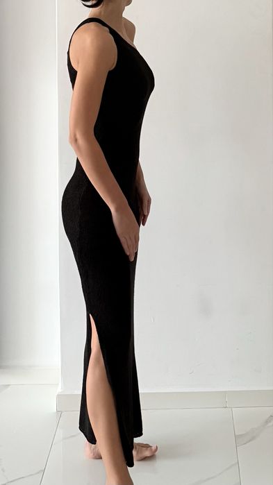 Rochie lunga neagra Stradivarius