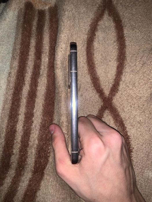 Vand Samsung Galaxy S22 trimit