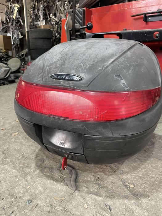 Маска с фар и куфар за мотор