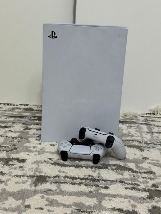 Продается PS5 . 825 gb.