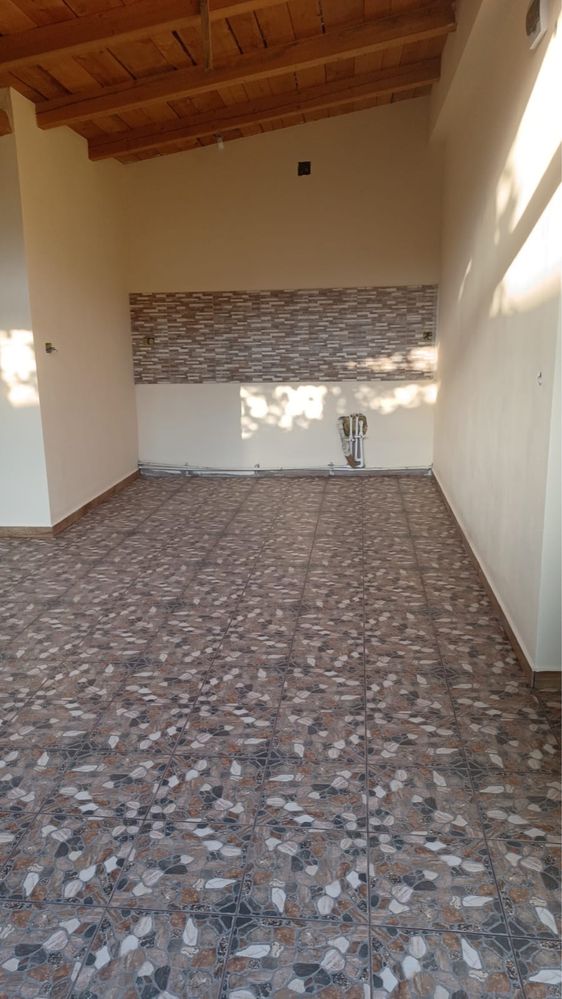 Meserias in constructii/Amenajari interioare/exterioare/Case la roșu
