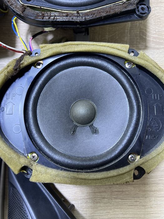 Boxa difuzor Bose Mazda 6 Pret pe bucata! Sau 200 lei set cu tweetere