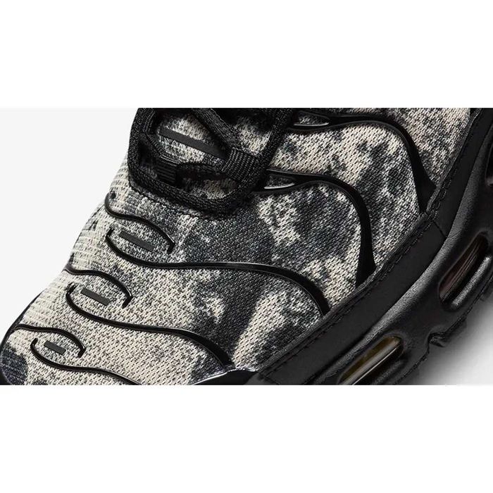 Nike TN Air Max Plus Black and Orange Edition / Outlet