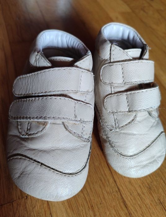 Бебешки обувки chicco 17