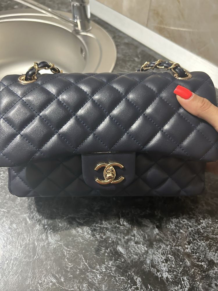 Geanta chanel noua cu eticheta si vine si cu punga origianala