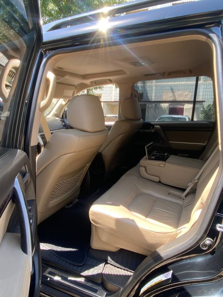 Toyota 200 sotiladi