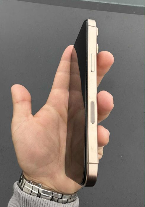 Iphone 16 pro Blocat pe rețea