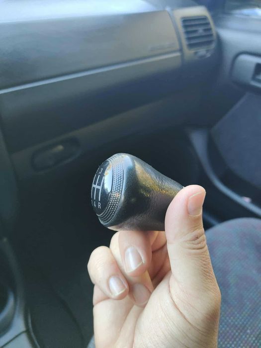 Темпомат за Ауди а4В5,и Топка за скоростен лост-цена 10лв.