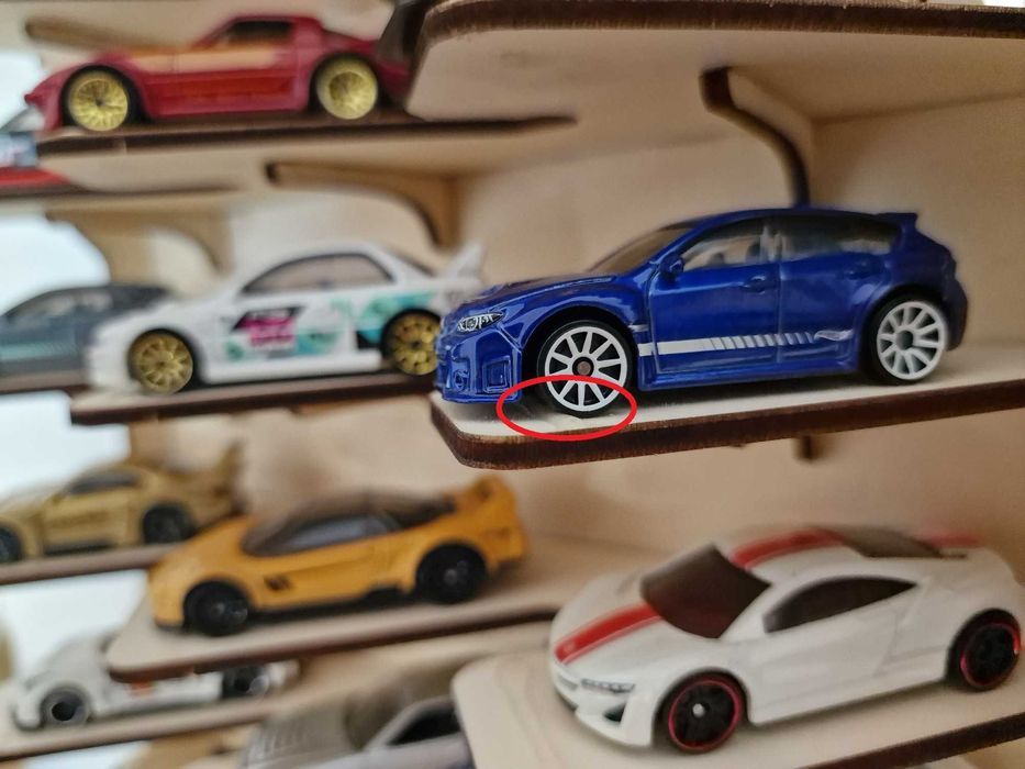 Suport display raft masinute la 45 grade hot wheels