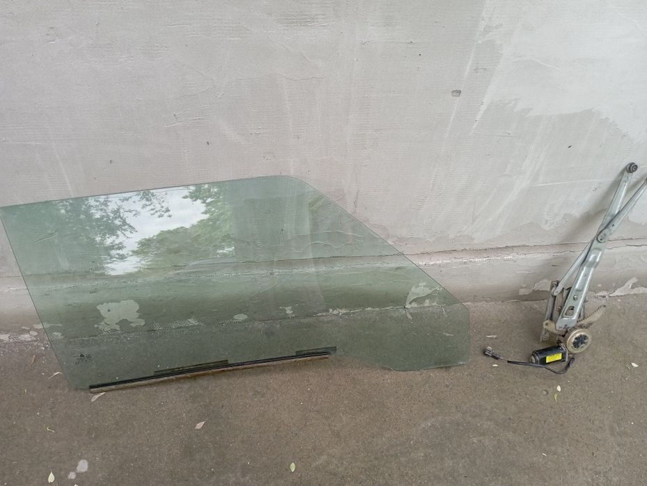 Стеклоподъёмник буу