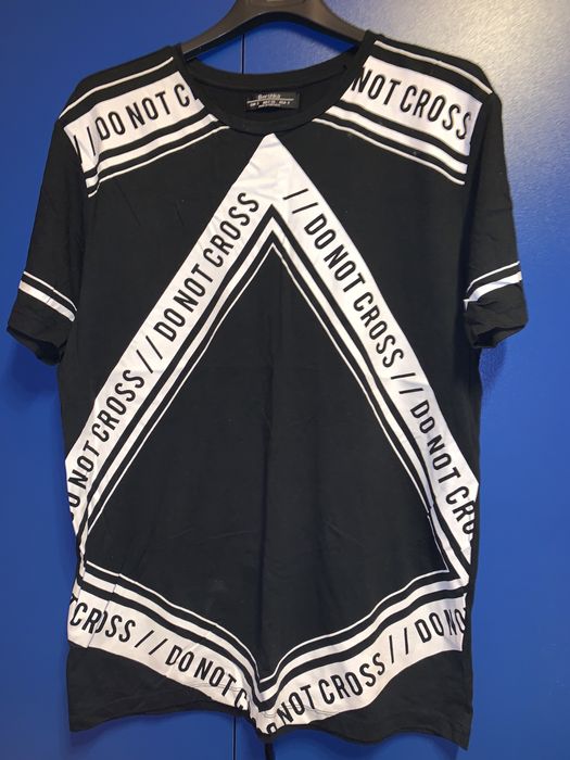 Tricouri de bărbați Bershka ,Terranova - 15 lei