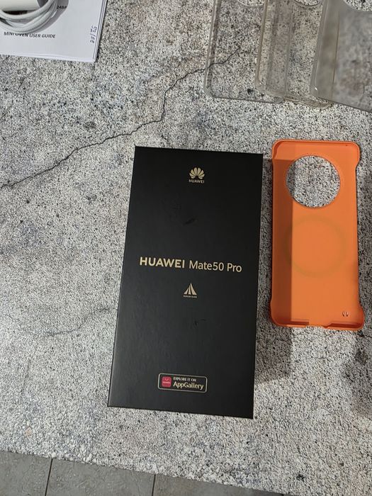 Продавам Huawei mate 50 pro leather edition