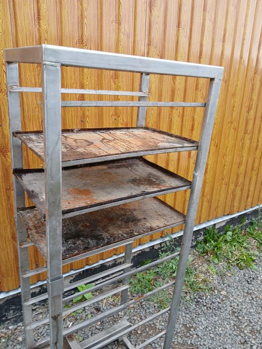 духовой шкаф , на 380 Вольт 
Для Бизнеса , пекарни 
70 тысяч ,