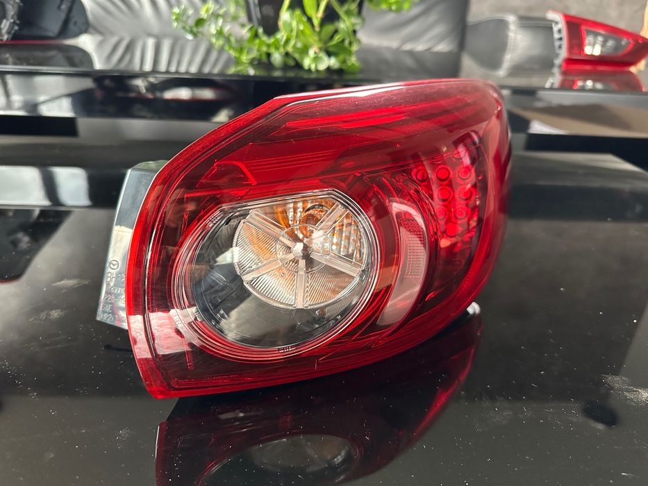 Стоп десен Мазда 2014 - 2018 Mazda 3 Hatchback OEM Right LED