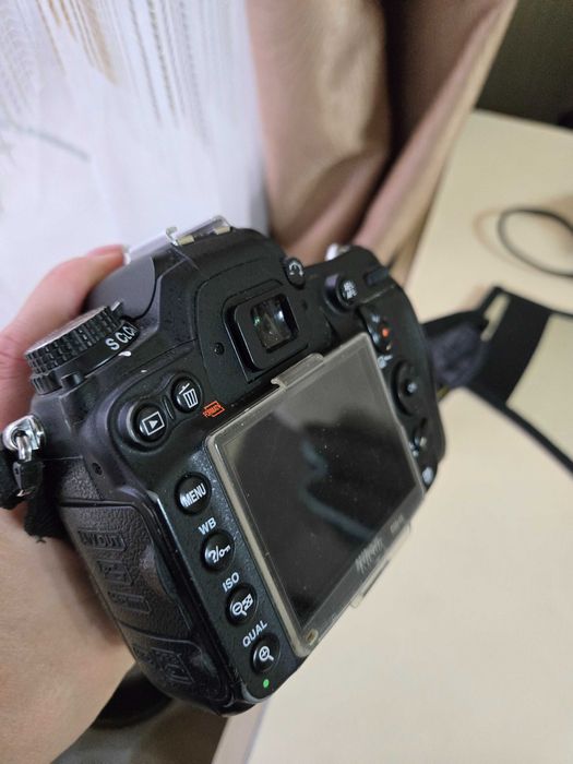 Продам фотоаппарат Nikon d7000