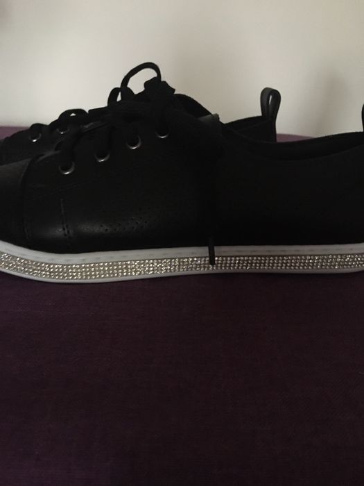 Дамски обувки лачени