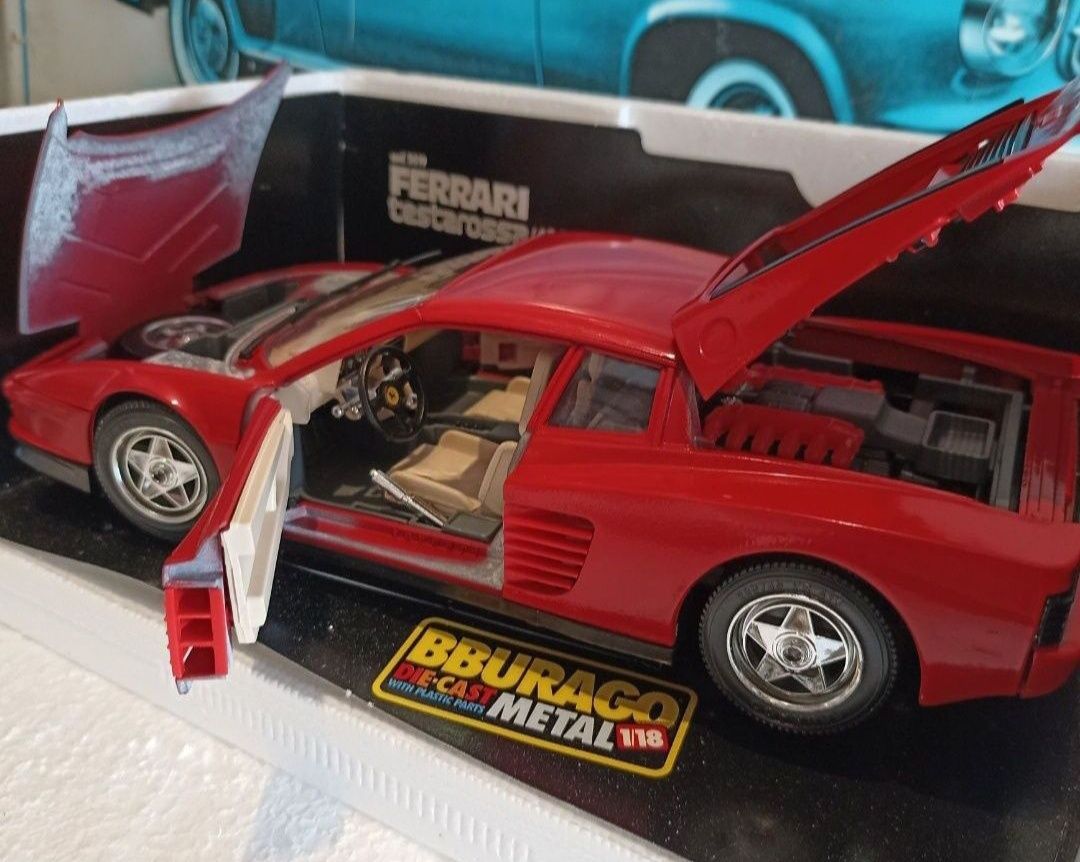 Ferrari testarossa 1984 BBURAGO 1 18 
Scara 1:18
Bburago

Pozele refle