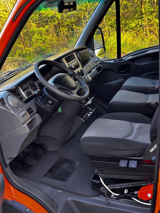 Iveco Daily autoutilitară basculabilă