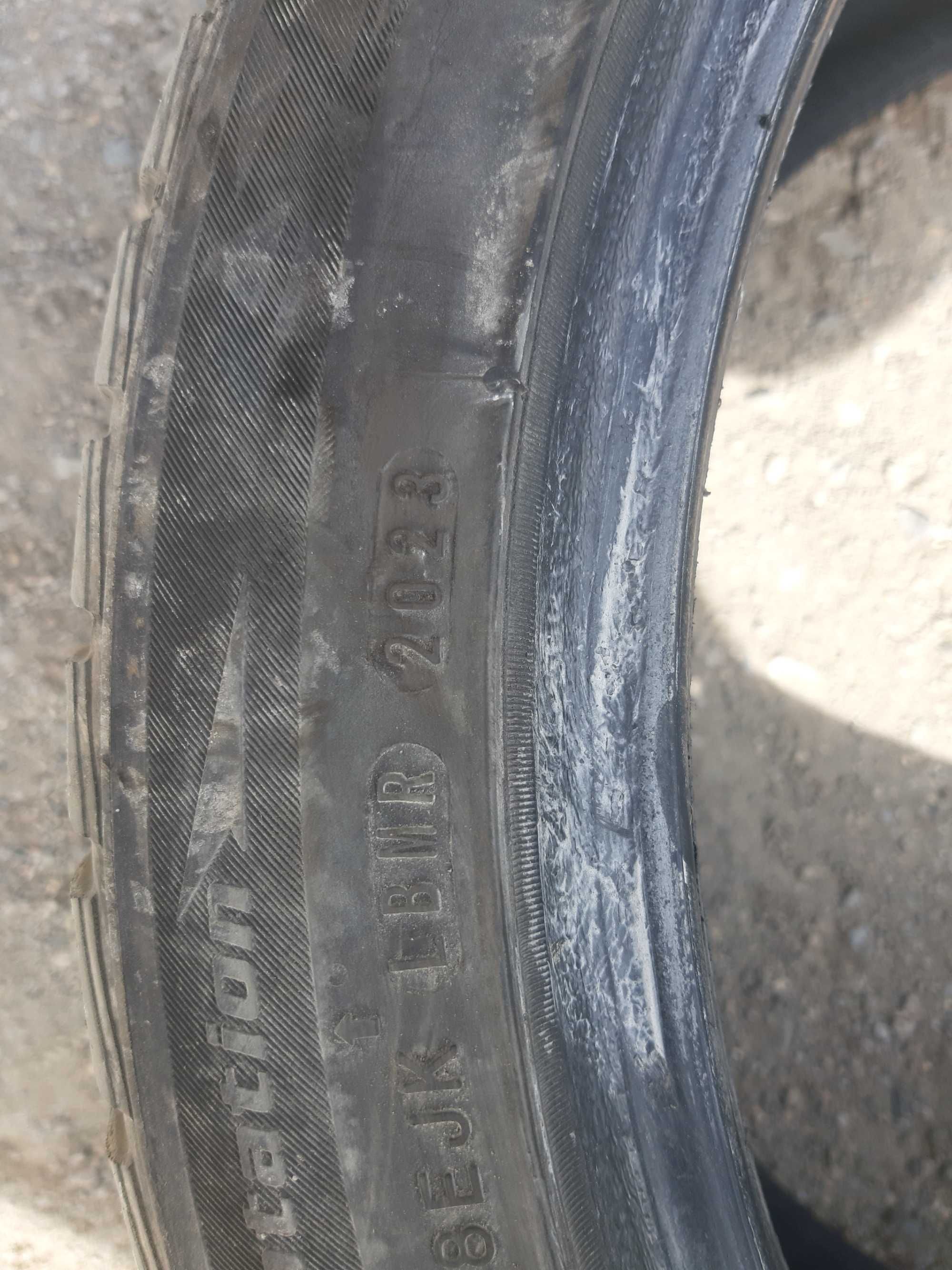 Гума  245/40  R 18