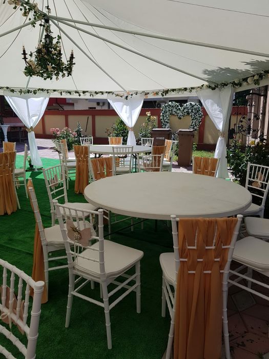 Cort corturi mese scaune vesela umbrele mese cocktail de inchiriat