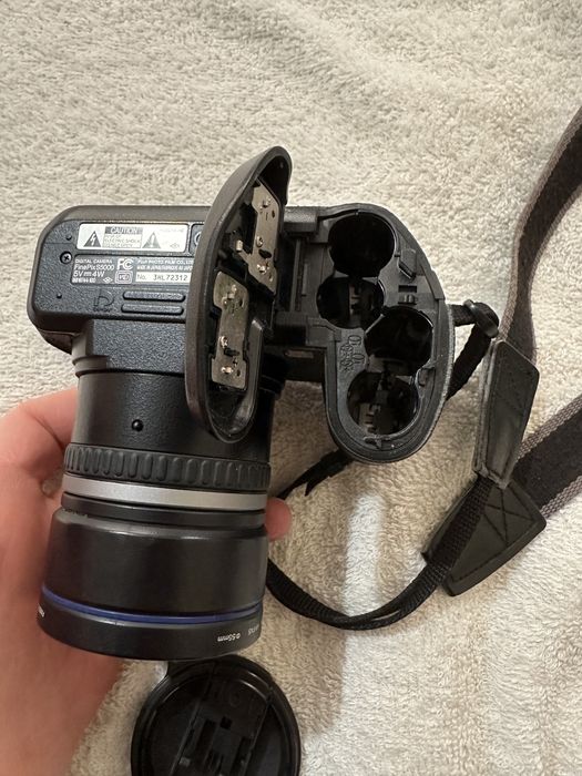 FUJIFILM  FinePix S5000 Digital Camera