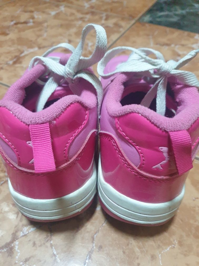 Ролкови кънки и маратонки с колелца Heelys