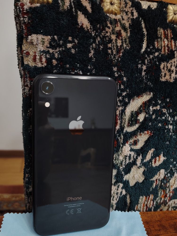 iPhone XR 128GB с коробкой