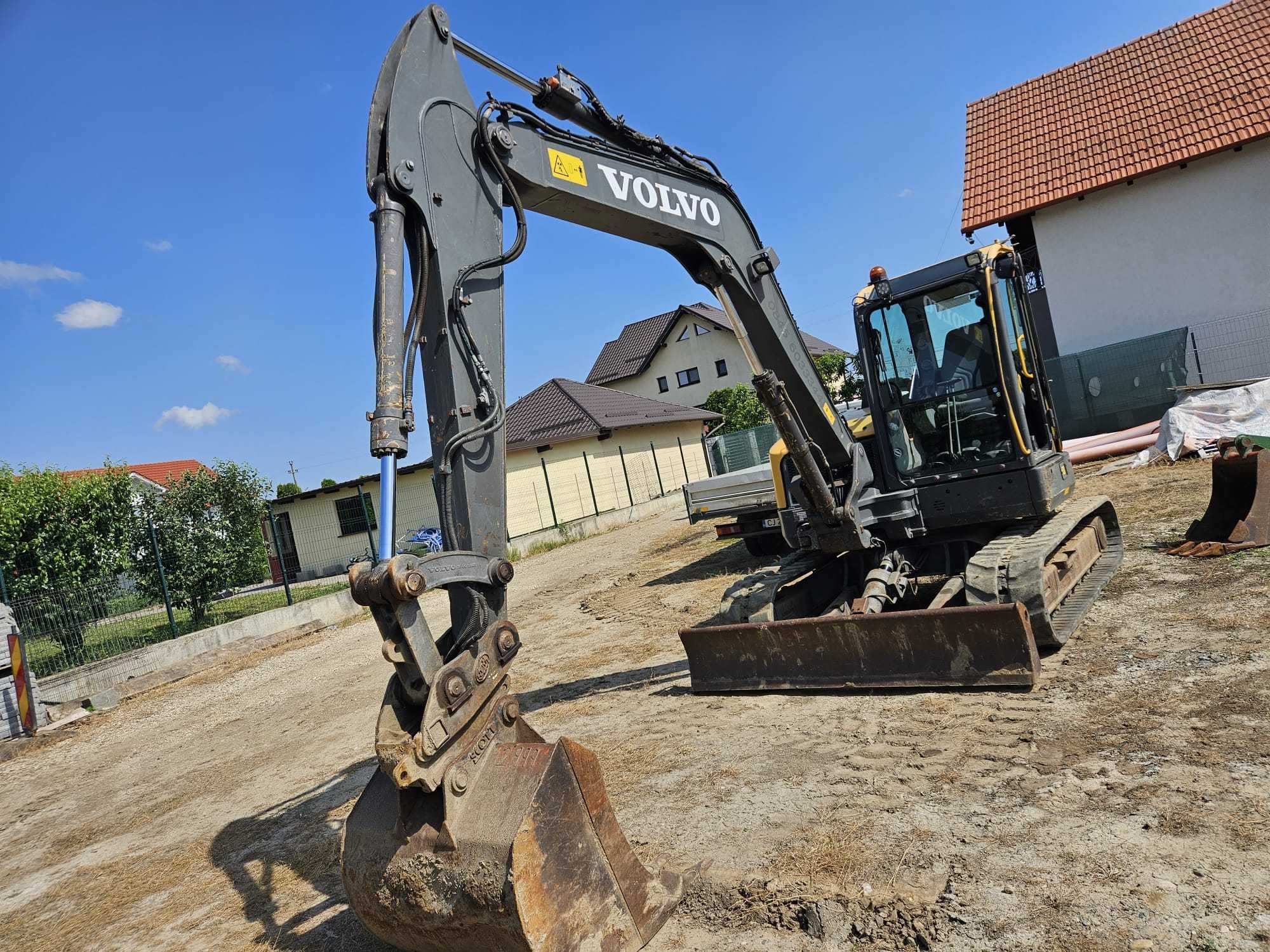 Excavator Volvo ECR88D