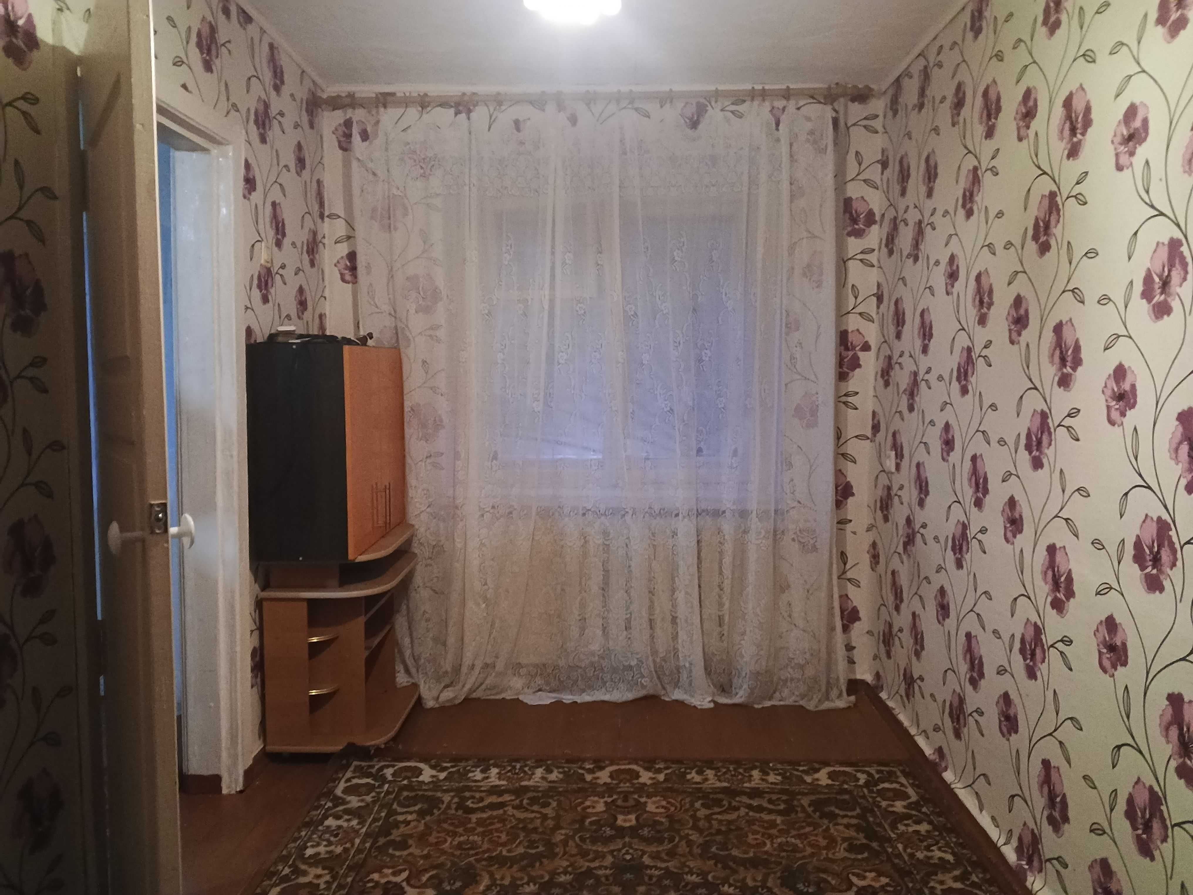 Продам 3 комнатную квартиру 10 мкр-н.