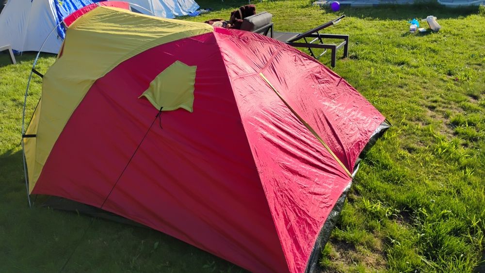 Cort 4 persoane + saltele + pompa + lampa led