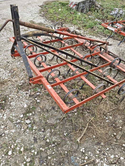 Combinator,cultivator agricol
