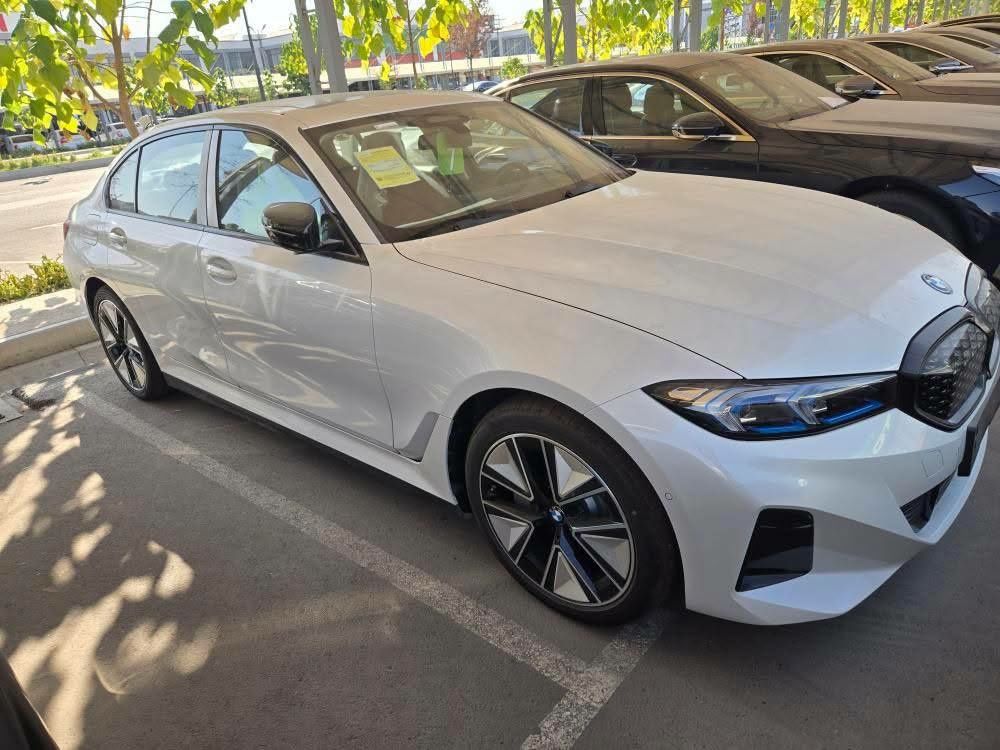 Bmw i3, 40L night sport нотариус