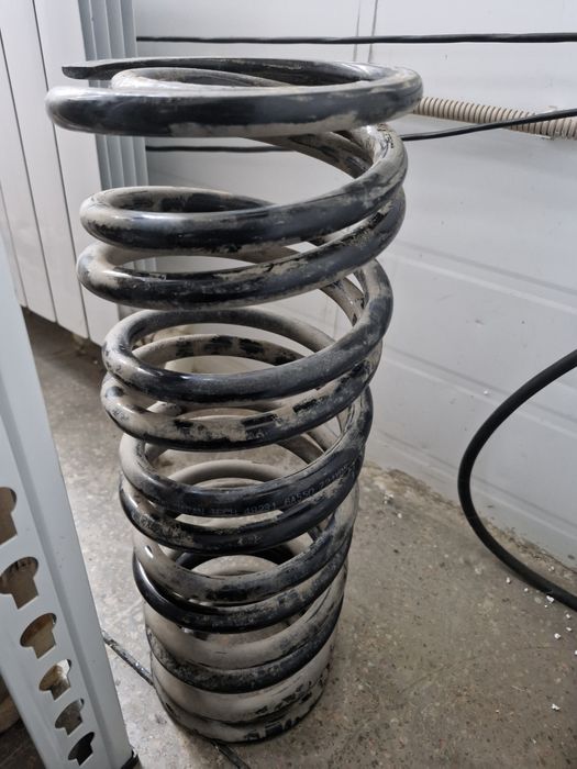 Продам пружины тойота ланд круйзер