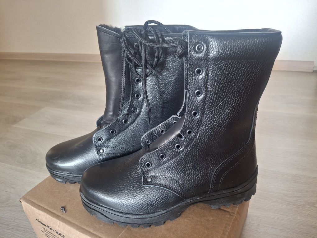 Продам берцы 3 пары