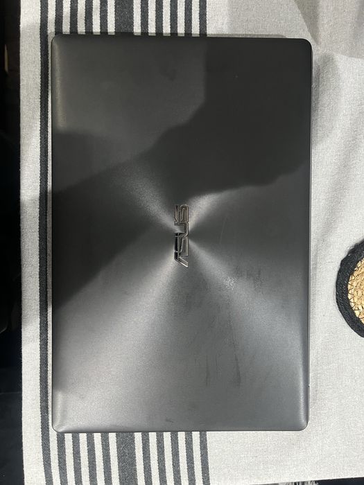 ASUS X550V 1tb - Перфектен