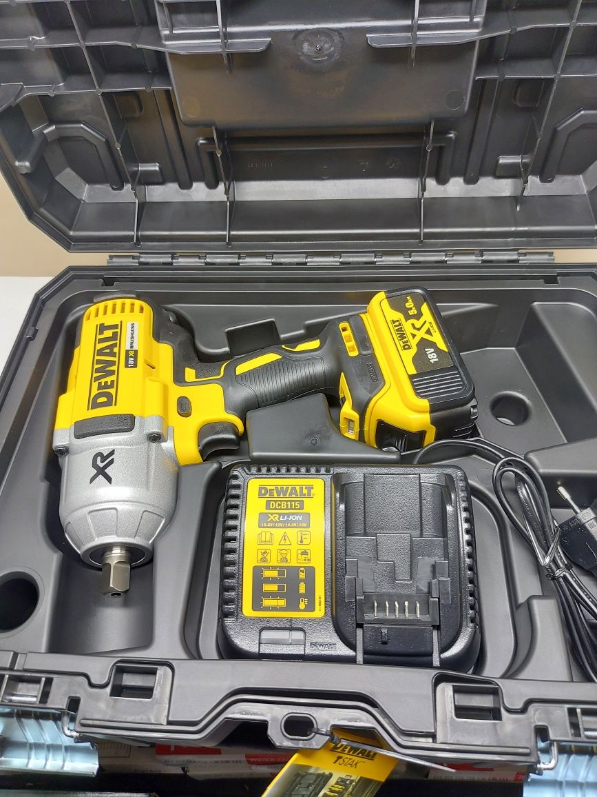 Нов гайковерт Dewalt DCF899P1