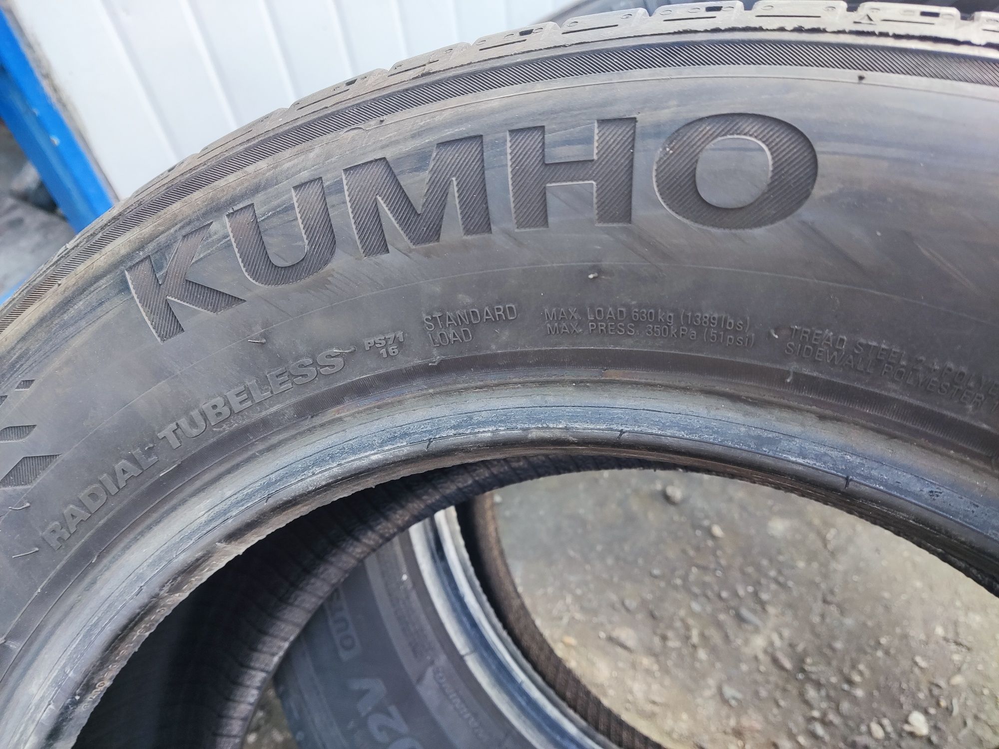 205/60/16 Kumho ecsta