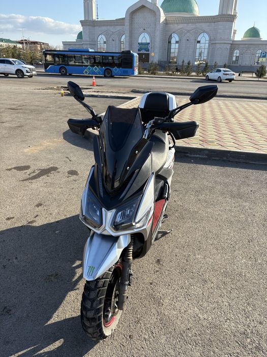 Продам обменяю скутер Стоит на учете